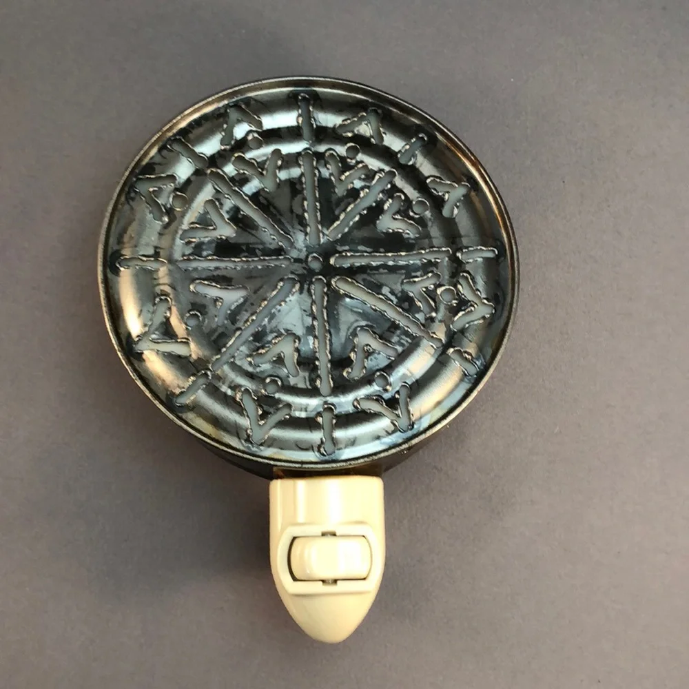 Nightlight made from Steel Can for Recycling